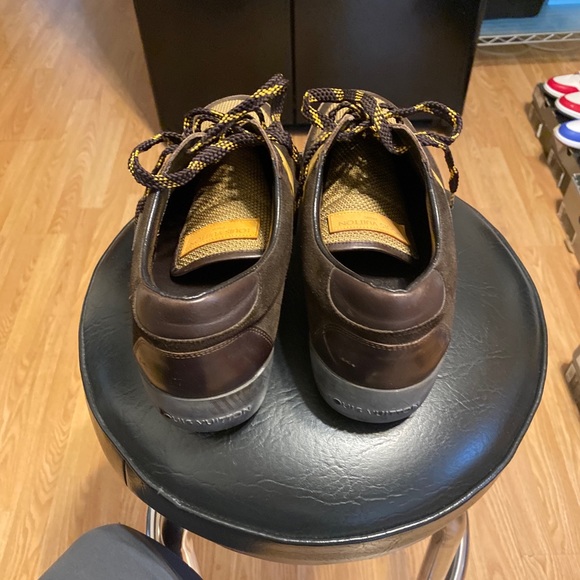 Louis Vuitton Sneaker - Picture 2 of 2